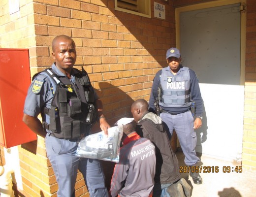 Sergeant Phineas Phalandwa and Constable Vincent Mohlakoana of Parkview police arrested two armed robbers on 29 July.v Photo supplied.
