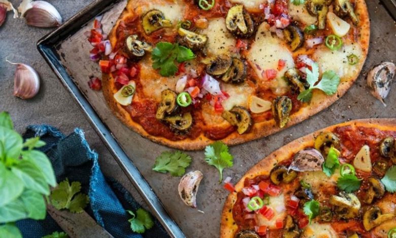 MEATLESS MONDAY - Curried mushroom naan pizza with roasted garlic & chilli - 11 OCT