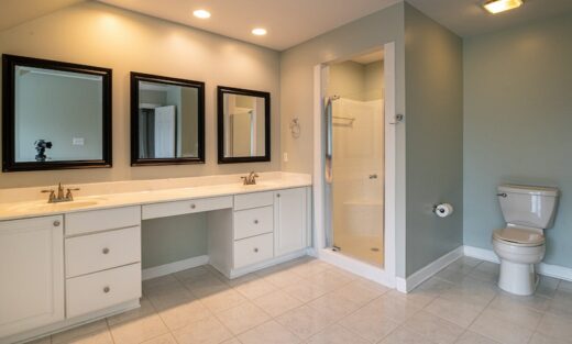 The average number of litres used in a shower ranges from between 10 - 12 litres per minute.