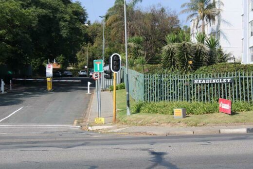 A non-working traffic light on Corlette Drive. Photo: Asanda Matlhare