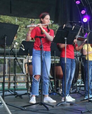 Kingsmead College Junior School jazz band member Nina Fourie