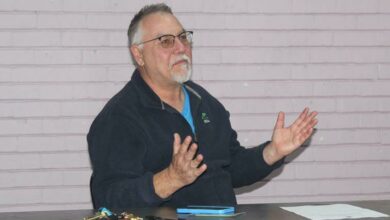 Ward 117 councillor Tim Truluck explains duties of a ward committee member. Photo: Naidine Sibanda