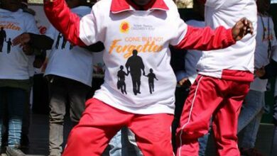 Ariel Manziviyi gives his best moves on stage. Photo: Asanda Matlhare