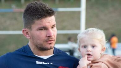 Duncan Delport is joined by his daughter at one of his games.