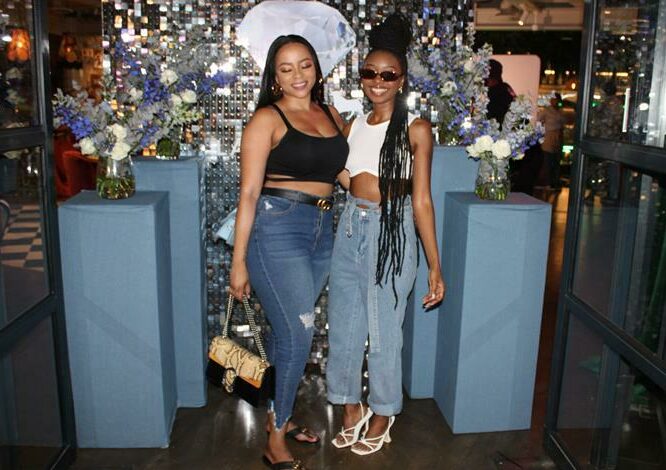 Sibongile Tshabalala and Akhona Kom are happy to be at the La Parada launch. Photo: Asanda Matlhare