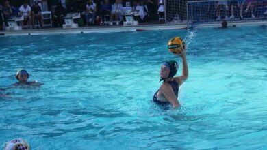 Roedean School's Kiara Cronje throws it her teammates' way. Photo: Naidine Sibanda