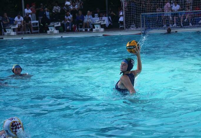 Roedean School's Kiara Cronje throws it her teammates' way. Photo: Naidine Sibanda