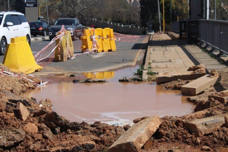 Councillor for Ward 74, Belinda Kayser-Echeozonjuku, reported the burst pipe on August 8.