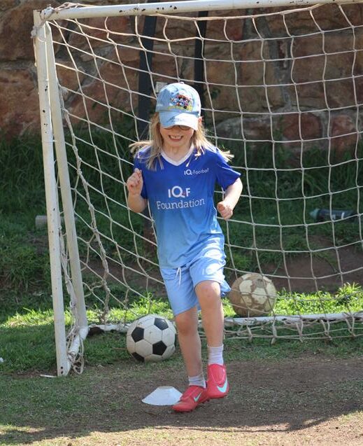 Lulu Shoul runs around the cones at training in Craighall Park on October 8, 2025. Photo: Naziya Davids-Easthorpe