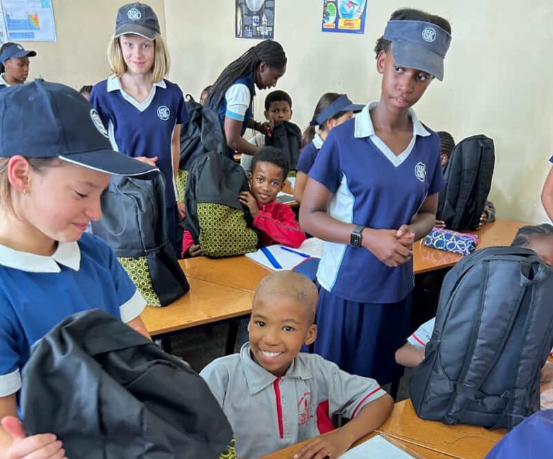 Grade 5 learners from St Katharine’s School visited Salvazione Christian School to hand over stationery-filled backpacks collected through a Christmas donation drive.