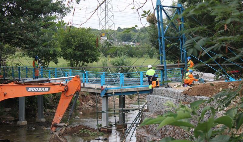 Heavy rains, unanswered questions, and a growing trust gap. Residents say Blue Bridge repairs are testing patience and transparency.