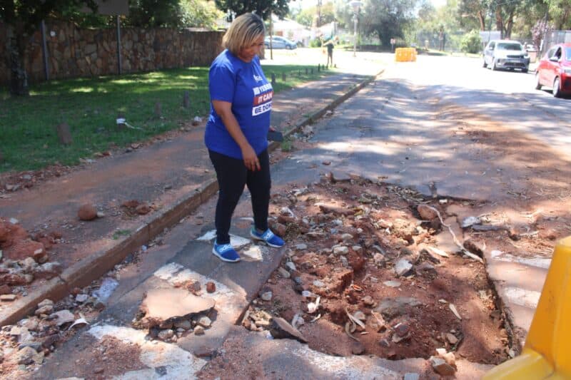 Ward 74 councillor, Belinda Kayser-Echeozonjoku, raised concerns about the road in December last year