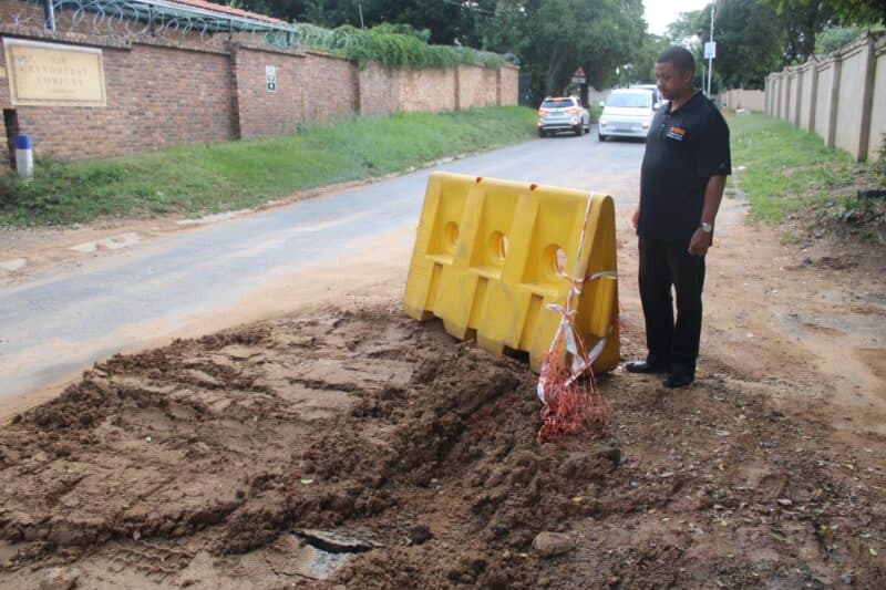 Lyndhurst resident Clint Louw remains inconvenienced after an excavation, dug in front of his gate to repair a pipe leak, wasn’t properly reinstated.