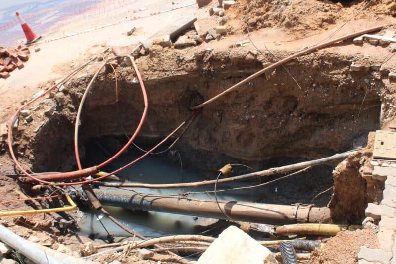 Johannesburg Water claims it has completed pipe repairs at the Jan Smuts and Rothesay avenues excavation.