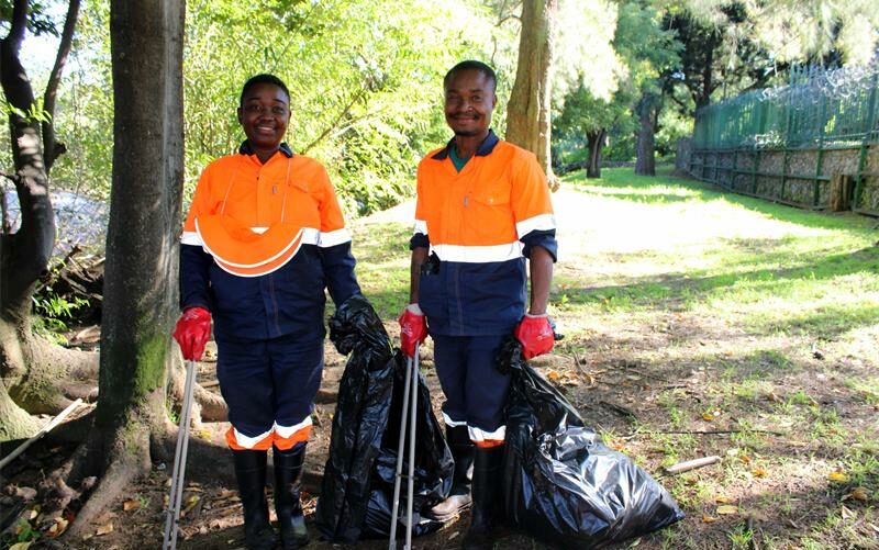 Residents and volunteers roll up their sleeves at 5th Avenue Park, proving that small actions can make a big difference in protecting shared green spaces.