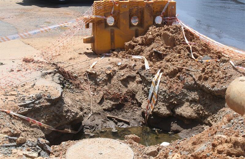 The Jan Smuts and Rothesay avenues excavation has not only been hazardous, but affected business revenues.