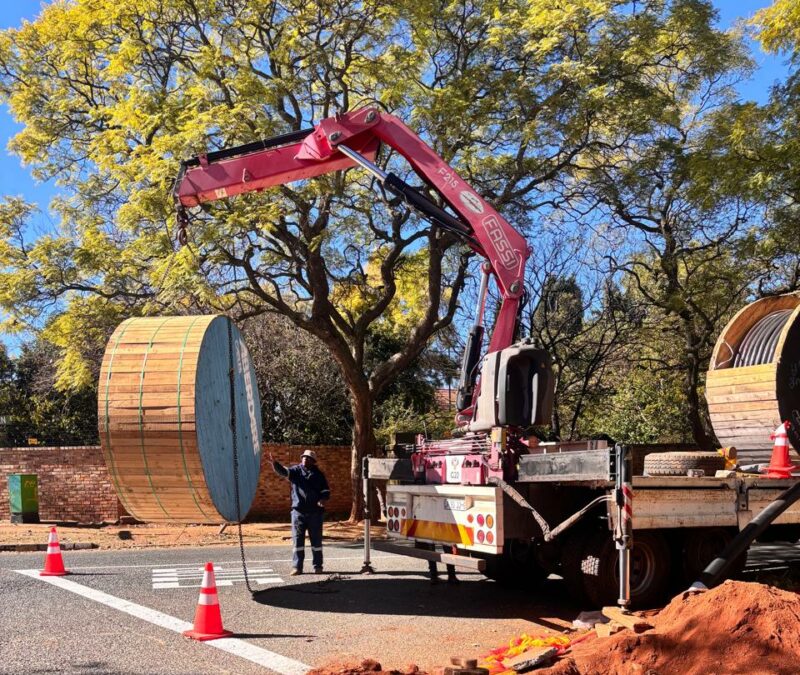 City Power says unforeseen underground conditions delayed repairs to the damaged 11kV cable supplying Parkwood, but teams remain on site working to restore power as soon as it is safe to do so.