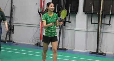 Description: Badminton player Layla Niayesha takes the midcourt to hit the shuttlecock on August 29, 2026. Photo: Asanda Matlhare