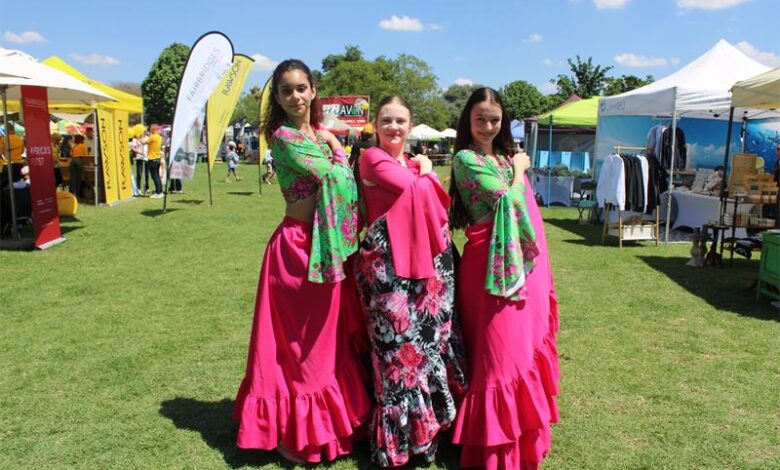 Barbara Gomez, Charlotte Russell and Zuri-Me Erasmus prepare to entertain the crowd. Photo: Asanda Matlhare