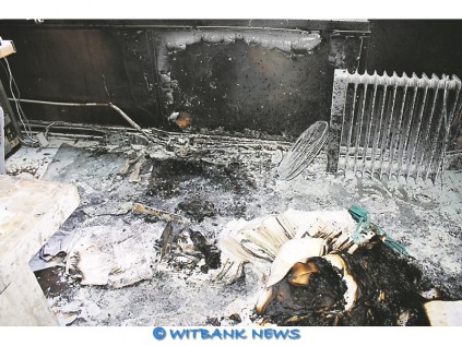 Alles in die kantoor is verniel in die brand.
