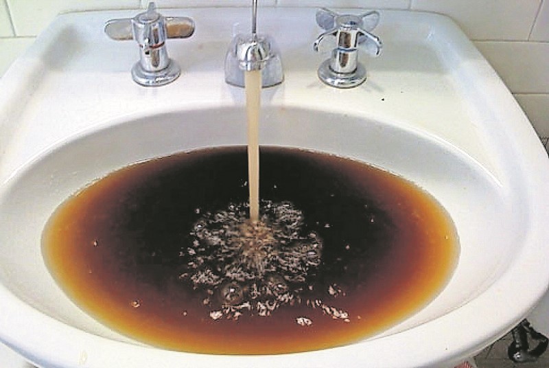 Eben Jacobs stays in Klipfontein and this is not coffee, but water coming from his tap.
