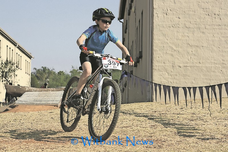 Looking focused and cool on the mountain bike track was Jonathan Gautier from Laerskool Panorama.
