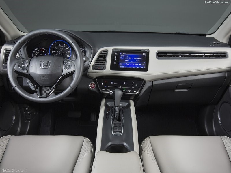 Honda-HR-V_2016_800x600_wallpaper_0d