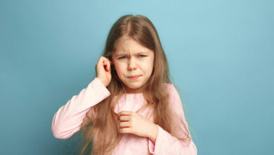 Earache in children: Common causes and treatments