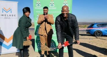 Clr Shabangu, Clr Mathebula, and Mine Manager Amos Nkosi at the official launch of the R545 and Mahlobo Street road upgrade project in eMalahleni.