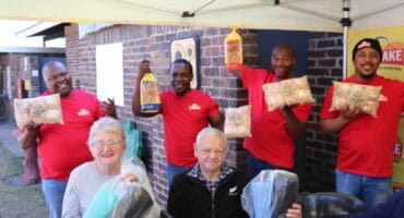 Albany Bread visited Immergroen Old Age Home on Mandela Day. Photo: Zita Goldswain.