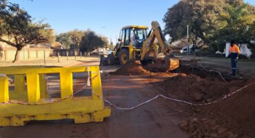 Water supply construction is ongoing on Christiaan de Wet Street.
