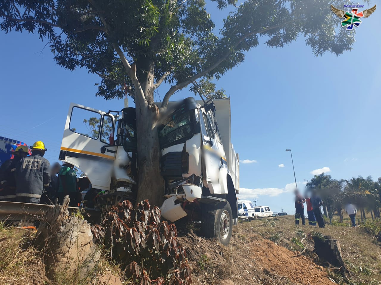Driver entrapped after truck smashes into tree on Higginson Highway ...