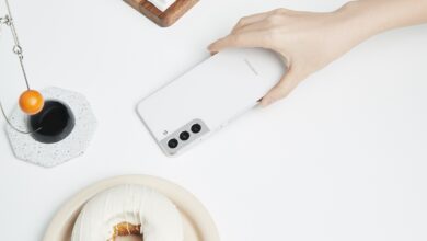 011_hands_on_galaxys22plus_phantomwhite (1)