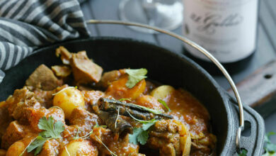 2 APRIL SATURDAY ENTERTAIN - Cape-style lamb curry potjie with Spier 21 Gables Pinotage