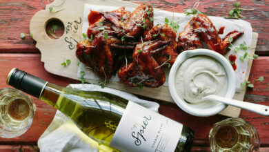26 MARCH - SATURDAY ENTERTAIN - Sticky hot wings with a blue cheese dip