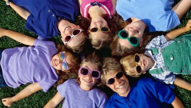 childrenincircle_480110270