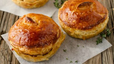 Curried mince & pea pies - 19 AUG
