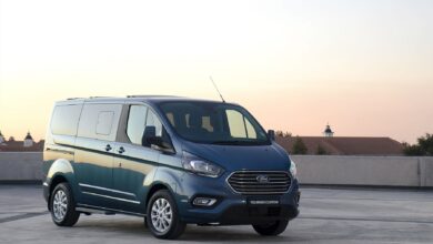 ford_tourneo_custom_ltd_27-medium_1800x1800