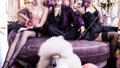 Gil Bellows and models