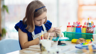 Help your child make cute bottle-top flowers for Father's Day