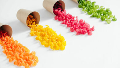 How to dye pasta and make necklaces