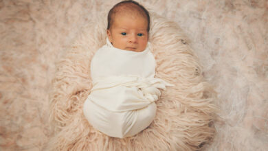 How to swaddle your baby safely