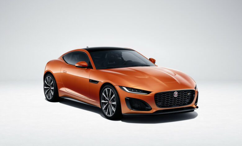 Jag_F-TYPE_22MY_R_Coupe_Exterior_120421_001
