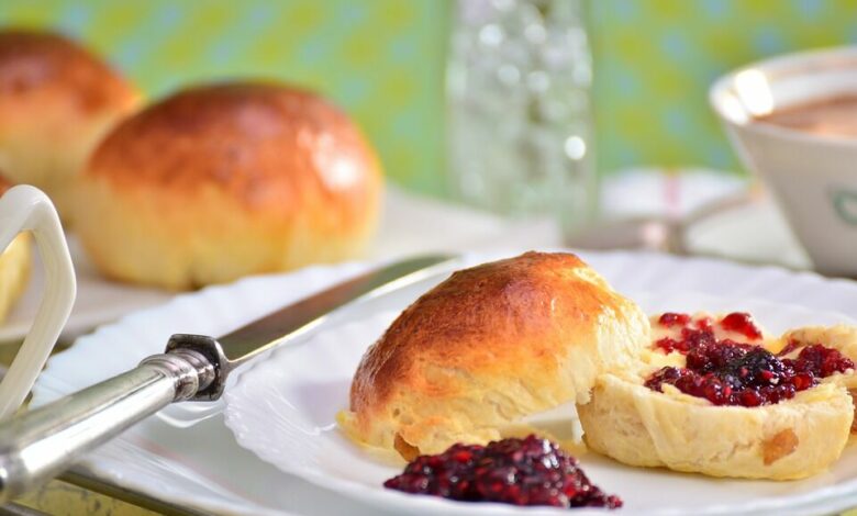 Jam-and-scones