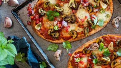 MEATLESS MONDAY - Curried mushroom naan pizza with roasted garlic & chilli - 11 OCT