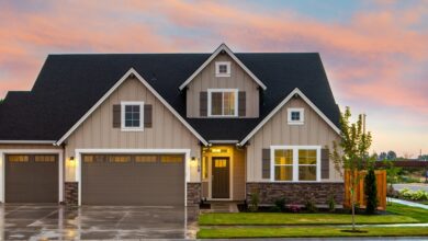 pexels-binyamin-mellish-1396122