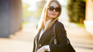 Portrait of young woman in sunglasses