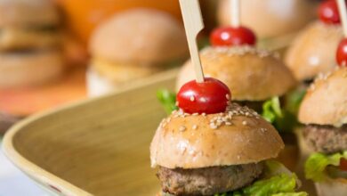 rialienfurstenberg-04-05-lifestyle-whats for dinner burger-photo