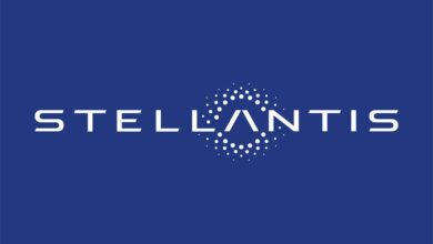 Stellantis_logo_blue_background_1800x1800