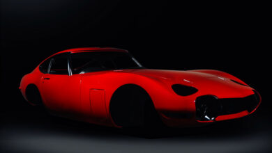 Toyota_2000_GT_Front_3Q_Painted